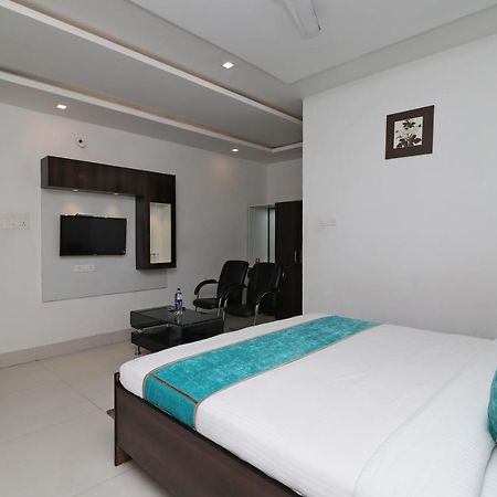 Oyo 8837 Hotel Surya Galaxy Kanpur Zewnętrze zdjęcie