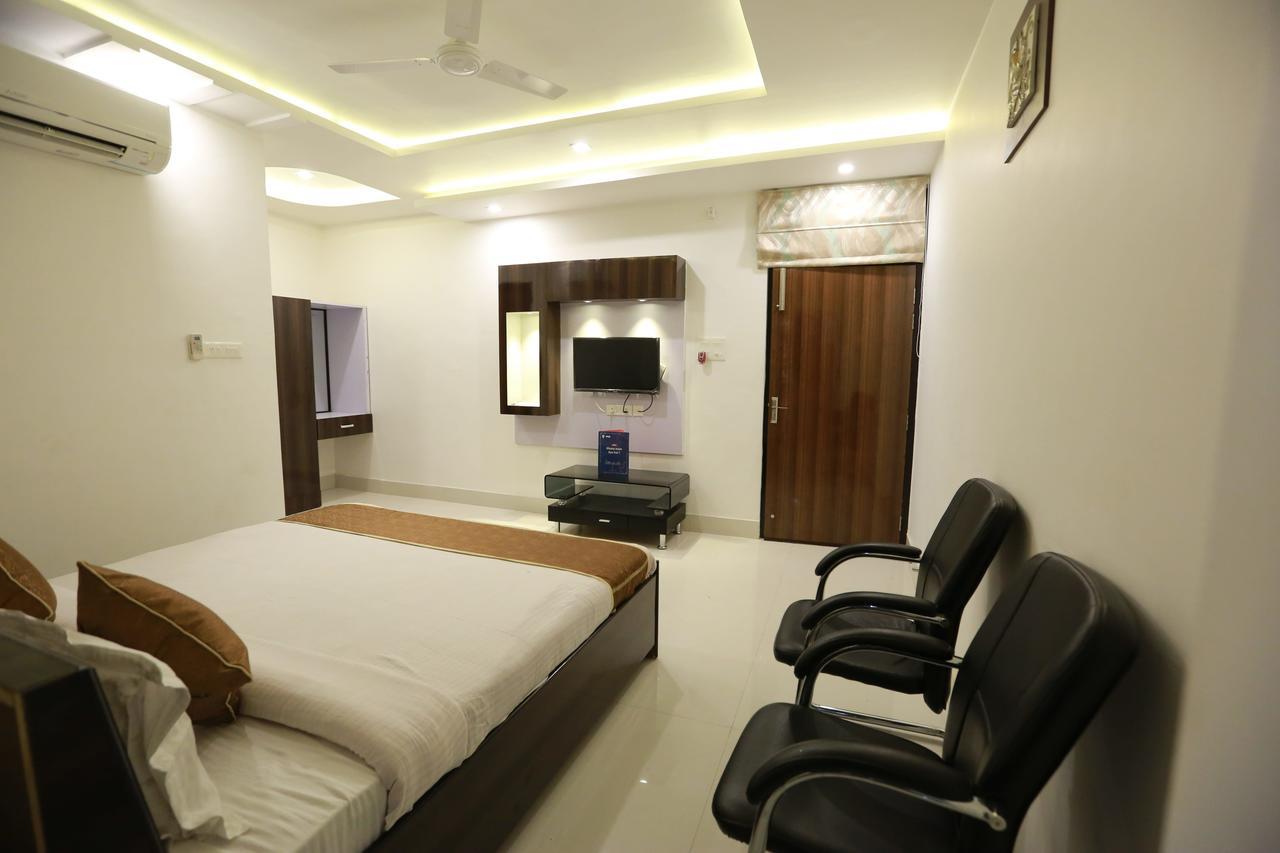 Oyo 8837 Hotel Surya Galaxy Kanpur Zewnętrze zdjęcie