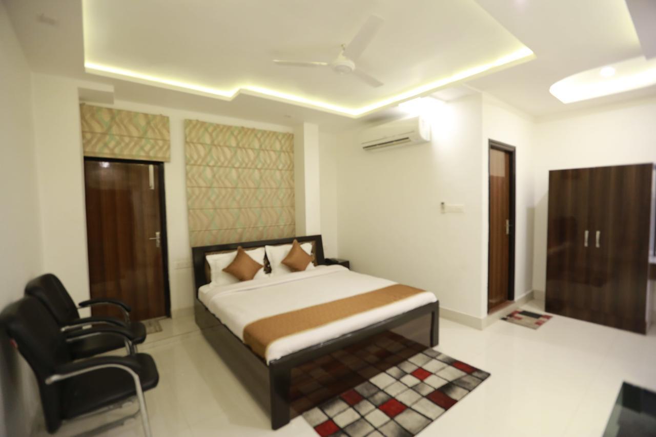 Oyo 8837 Hotel Surya Galaxy Kanpur Zewnętrze zdjęcie