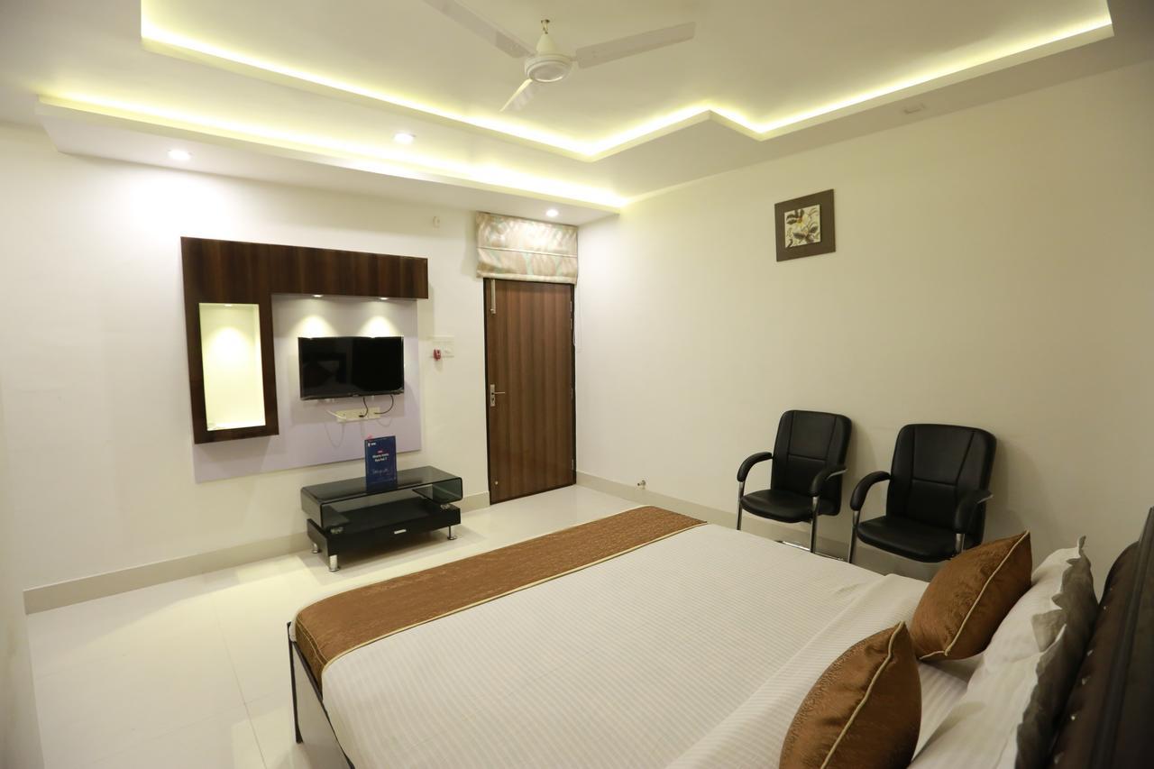 Oyo 8837 Hotel Surya Galaxy Kanpur Zewnętrze zdjęcie