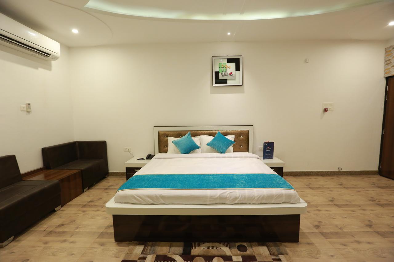 Oyo 8837 Hotel Surya Galaxy Kanpur Zewnętrze zdjęcie