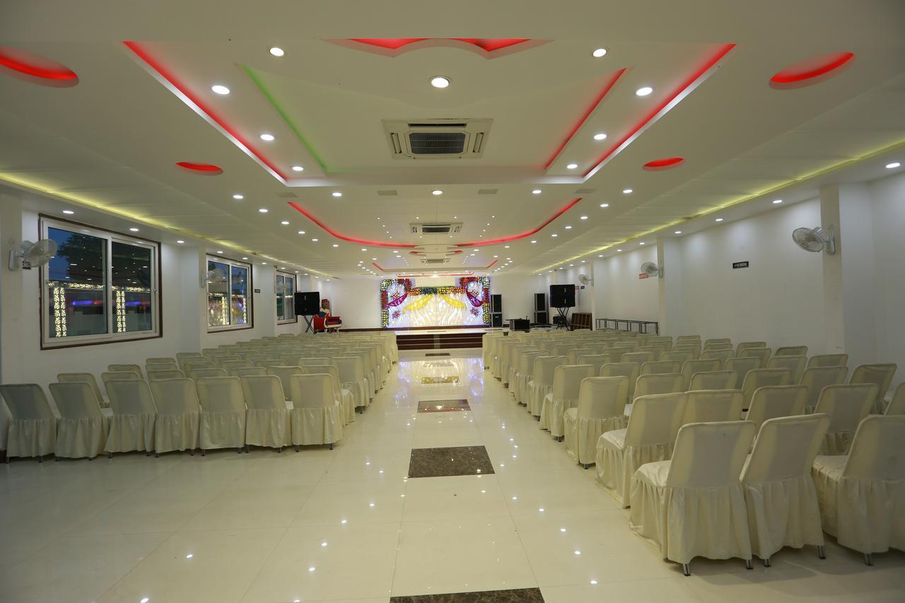 Oyo 8837 Hotel Surya Galaxy Kanpur Zewnętrze zdjęcie